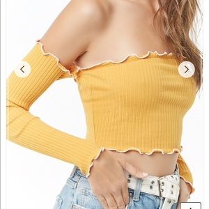 OFF SHOULDER CROP TOP